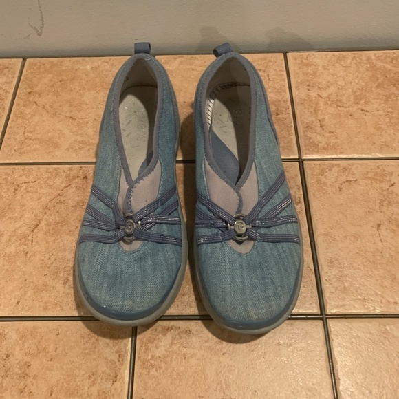 Bzees Niche Slip-On Comfort Shoes - Picture 2 of 10